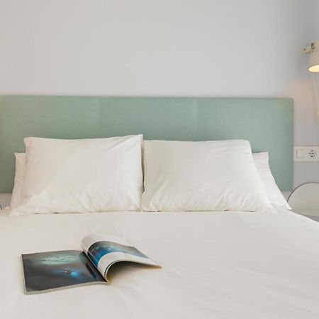 Charming 2 Bedroom Apartment At Iconic Triana Neighborhood By Ocityzen Sevilha Exterior foto