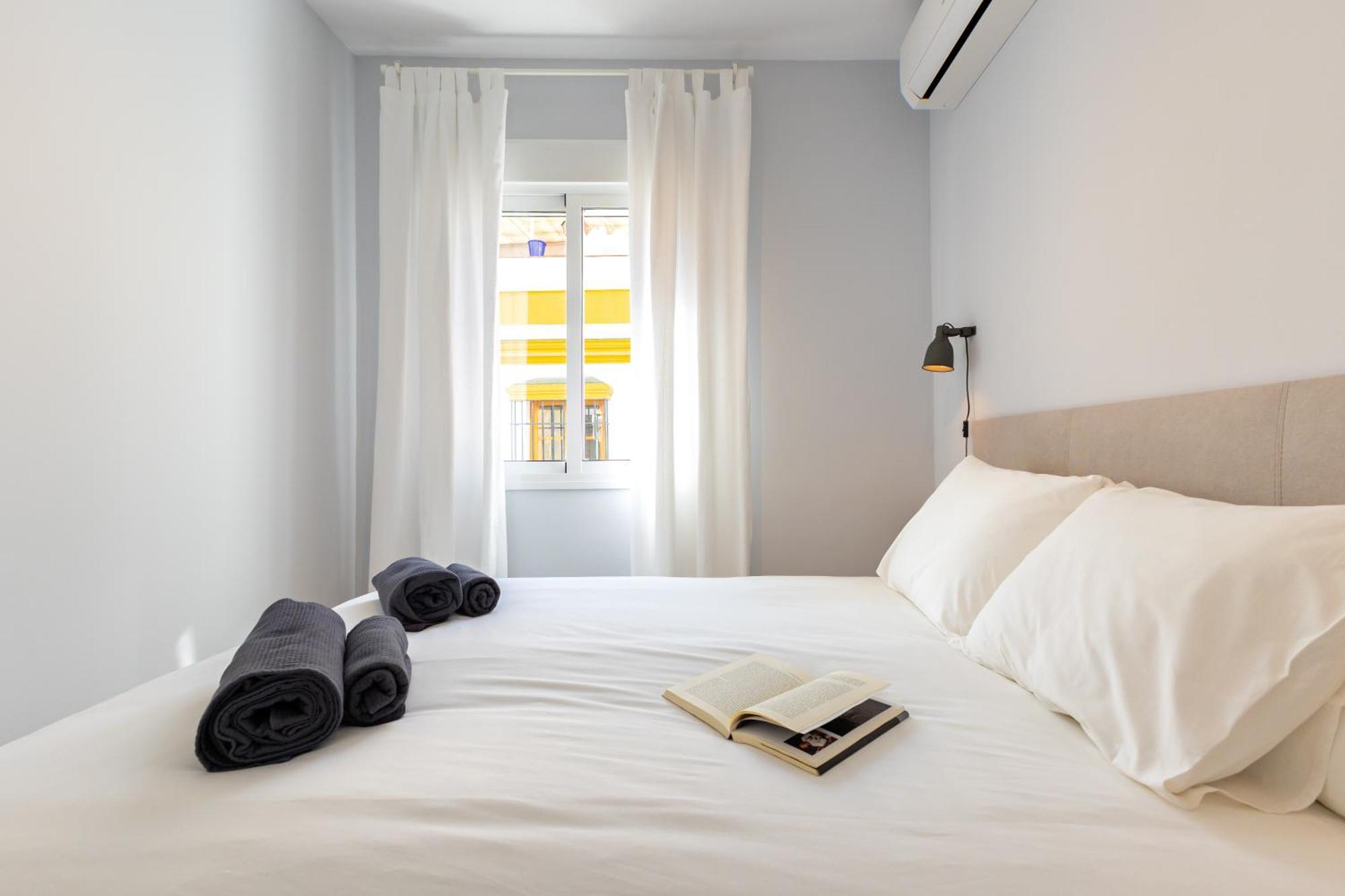 Charming 2 Bedroom Apartment At Iconic Triana Neighborhood By Ocityzen Sevilha Exterior foto