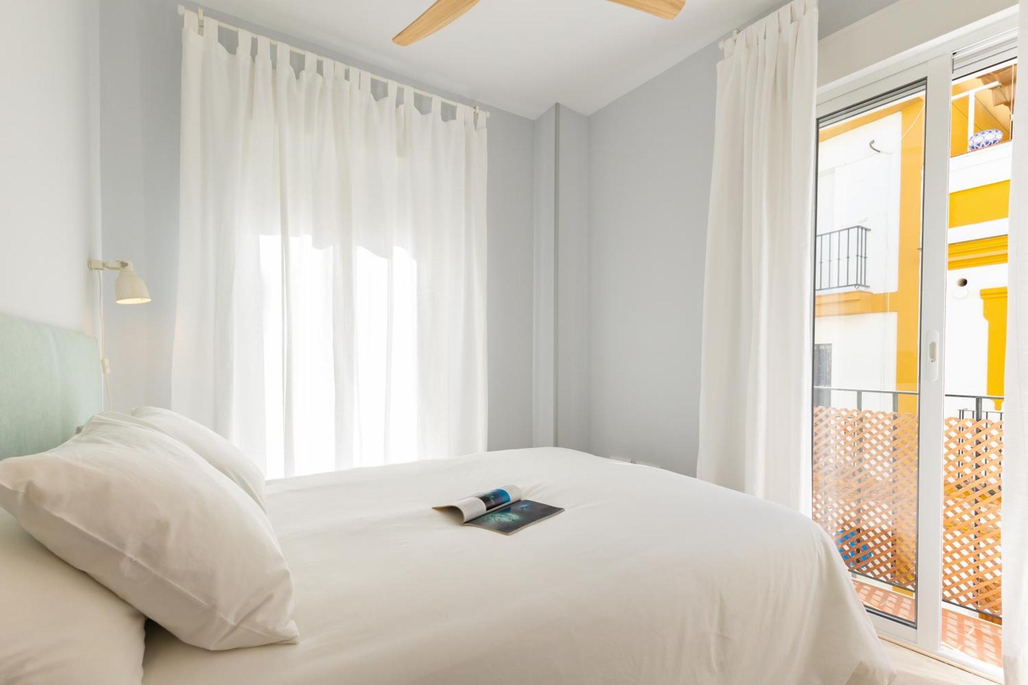 Charming 2 Bedroom Apartment At Iconic Triana Neighborhood By Ocityzen Sevilha Exterior foto