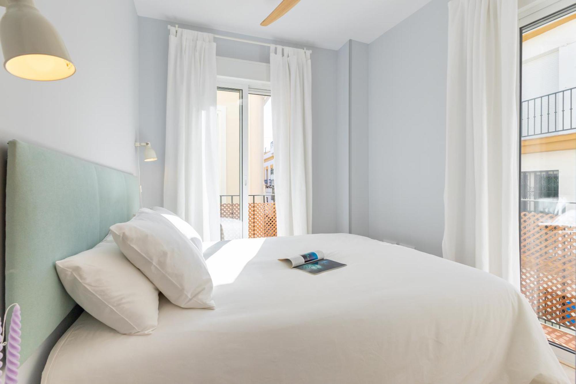 Charming 2 Bedroom Apartment At Iconic Triana Neighborhood By Ocityzen Sevilha Exterior foto