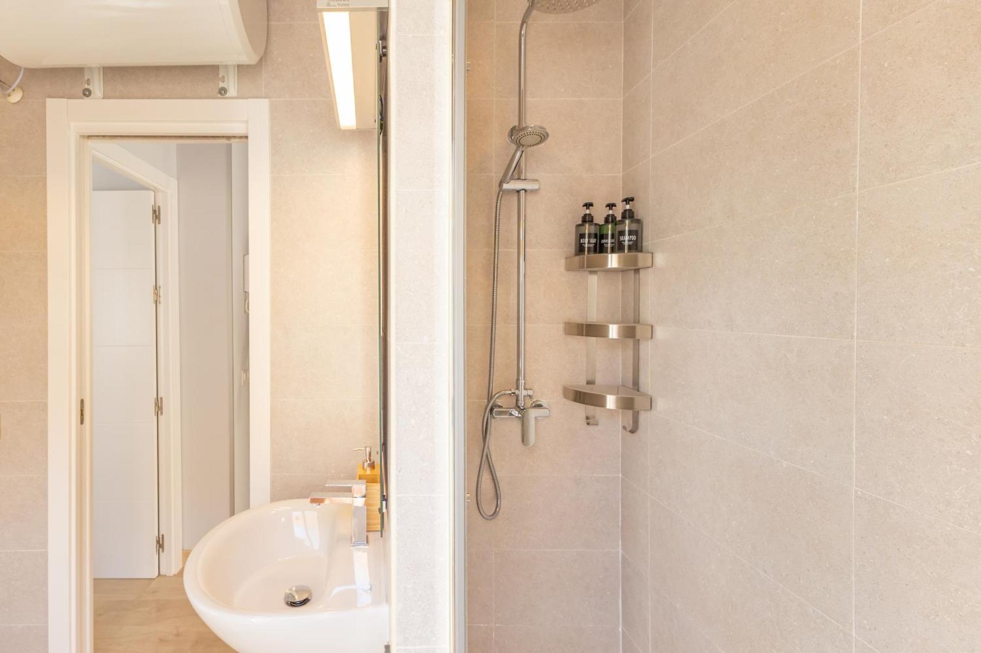 Charming 2 Bedroom Apartment At Iconic Triana Neighborhood By Ocityzen Sevilha Exterior foto