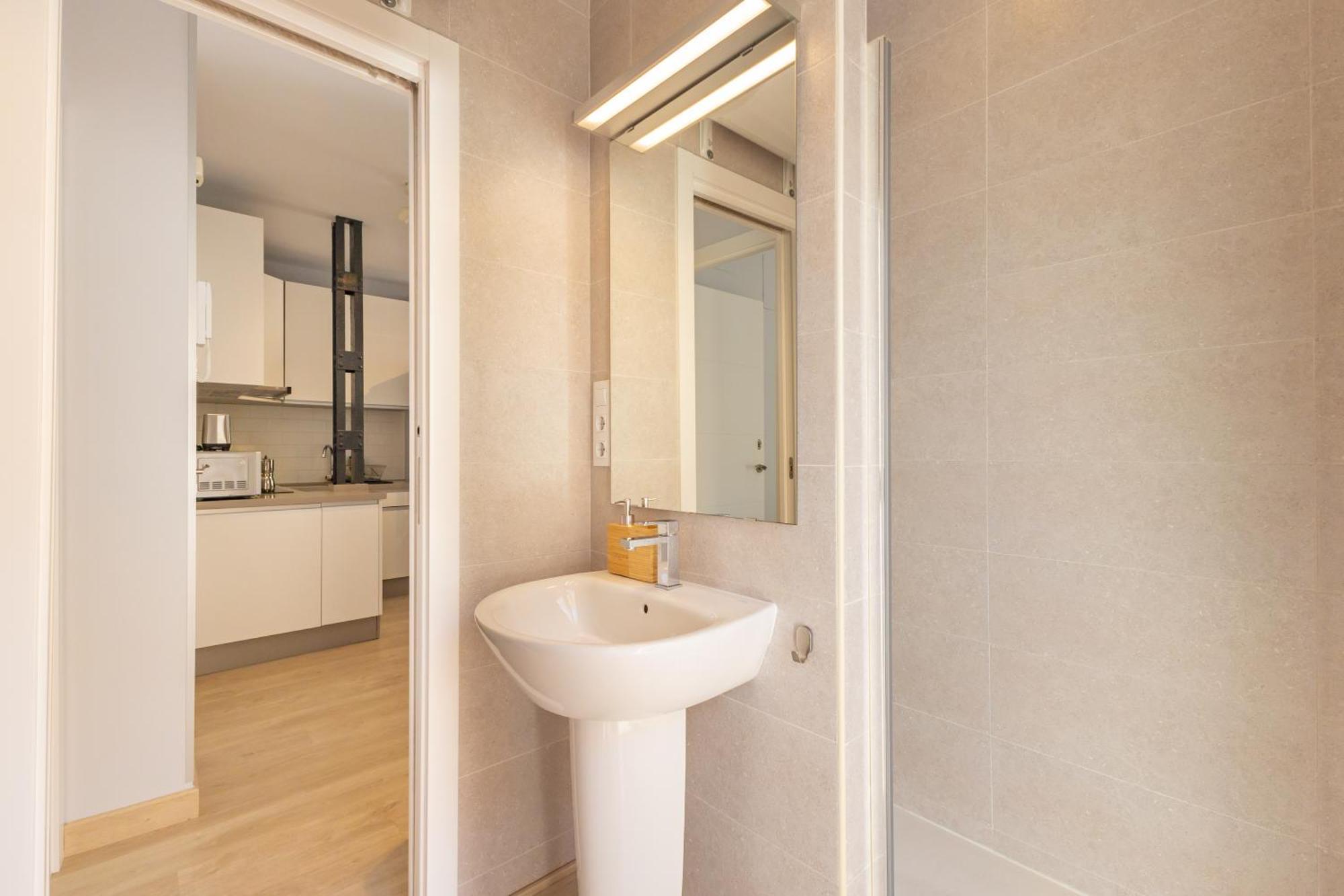 Charming 2 Bedroom Apartment At Iconic Triana Neighborhood By Ocityzen Sevilha Exterior foto
