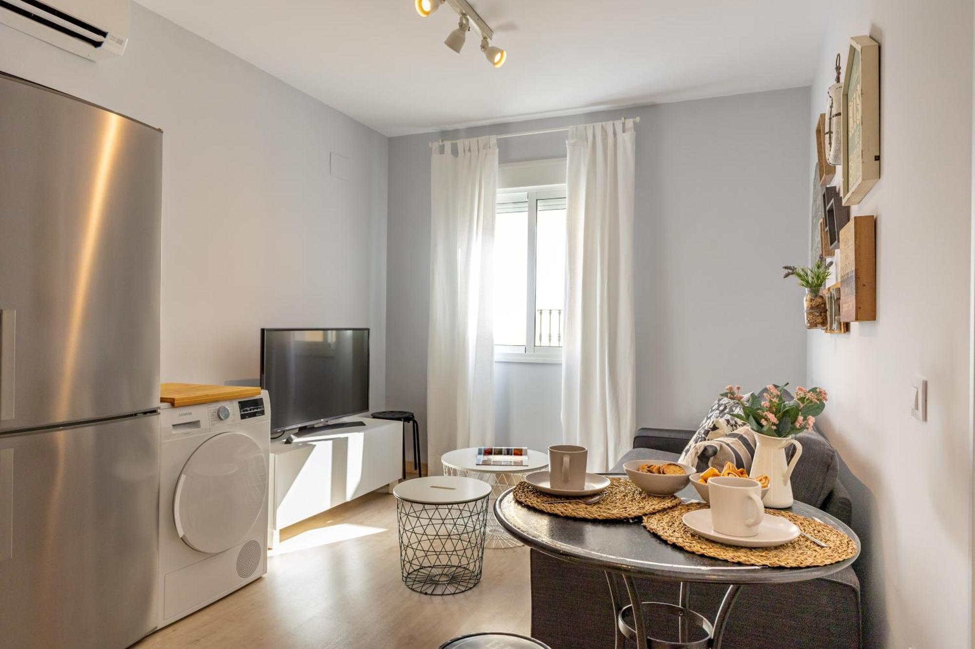 Charming 2 Bedroom Apartment At Iconic Triana Neighborhood By Ocityzen Sevilha Exterior foto